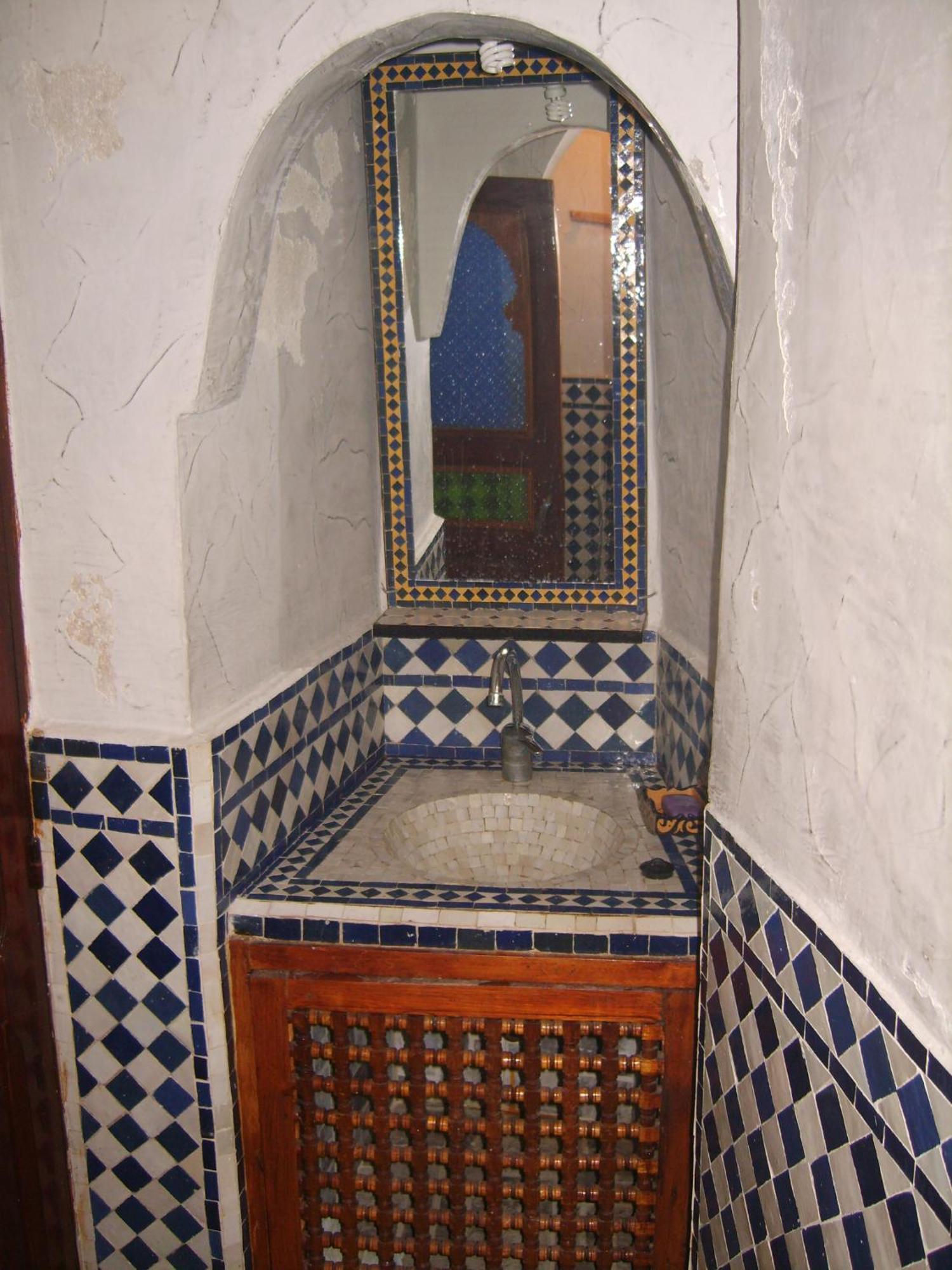 Riad Les Chrifis Navette Aeroport 24 Sur 24 Fez Exterior foto