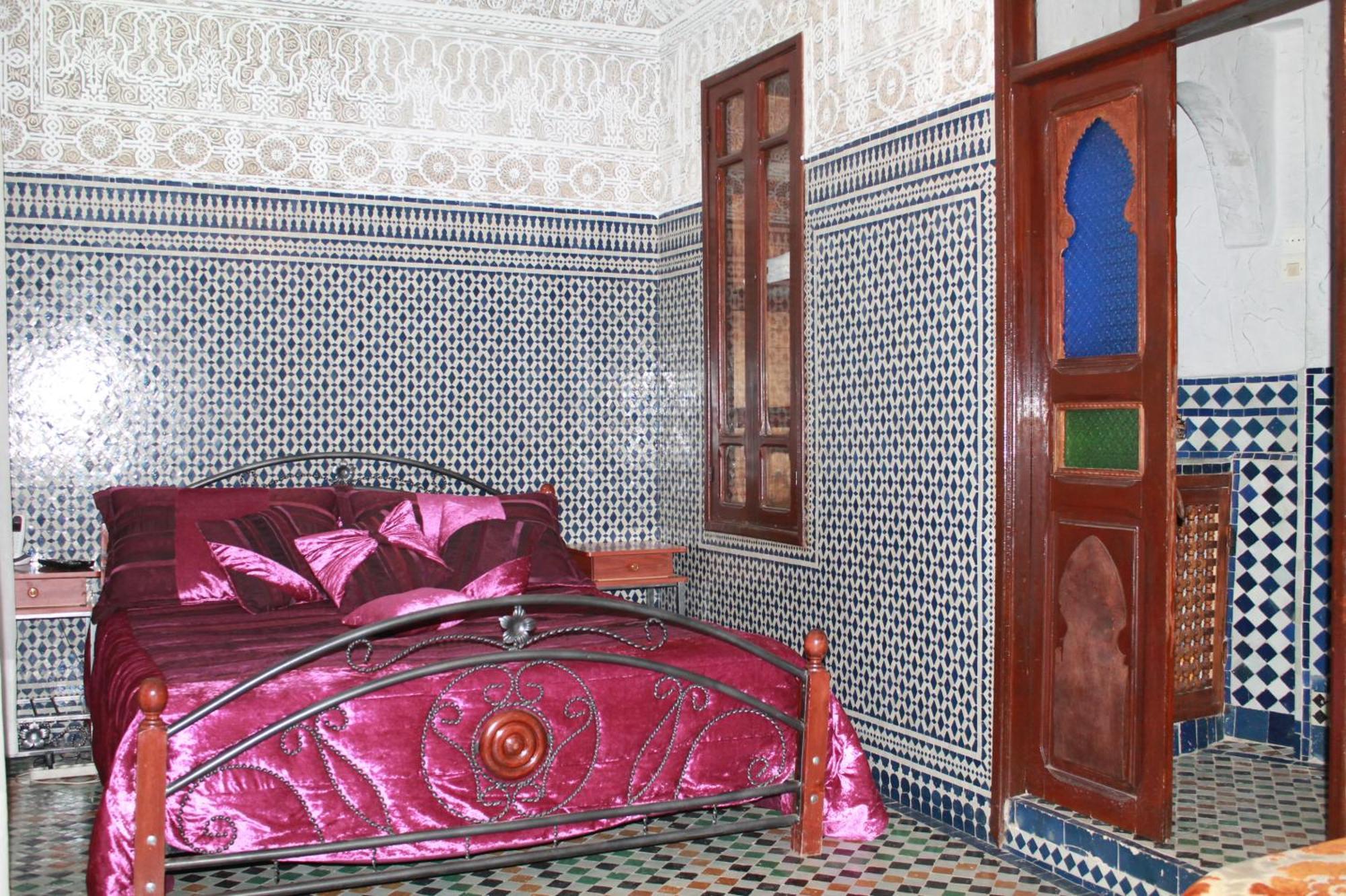 Riad Les Chrifis Navette Aeroport 24 Sur 24 Fez Quarto foto
