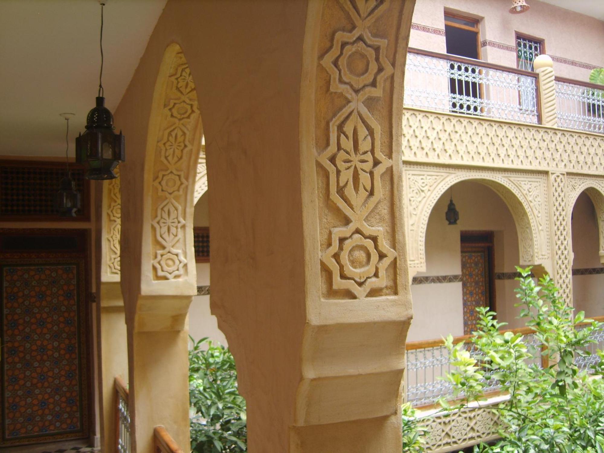 Riad Les Chrifis Navette Aeroport 24 Sur 24 Fez Exterior foto