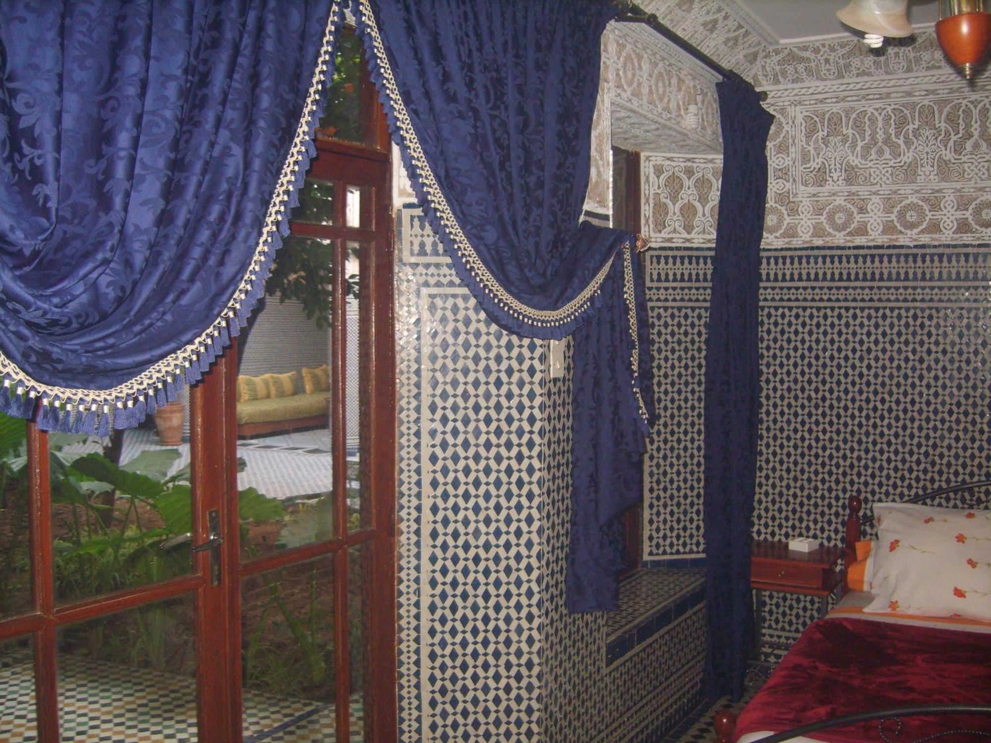 Riad Les Chrifis Navette Aeroport 24 Sur 24 Fez Quarto foto
